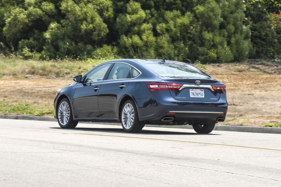  Toyota Avalon Limited 2015 года  (NA) (фото 18 из 31)